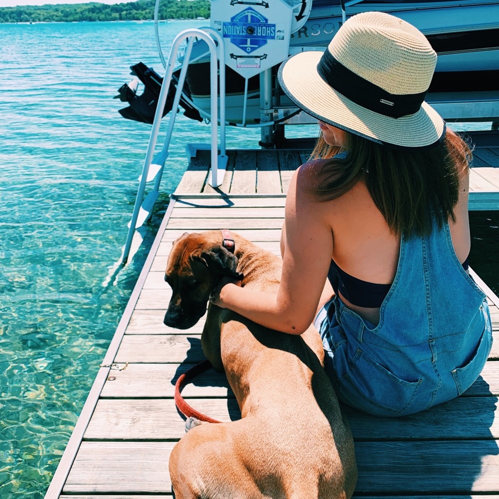 Meet your Posher, Mia